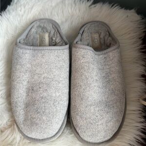 UGG Light Gray Cozy Slippers size 7